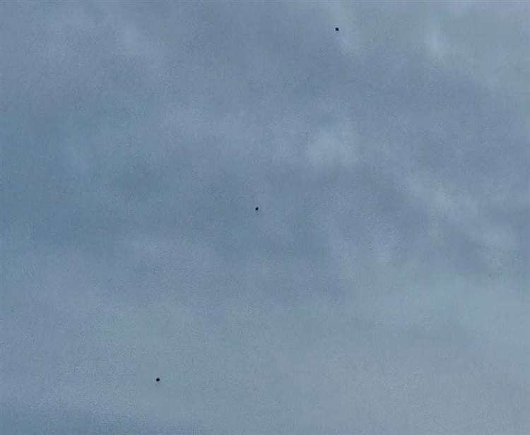 Avistamentos de UFOs relatados à Polícia de Kent incluem uma nave espacial pairando sobre Gravesend e 1.000 luzes em movimento no céu 7 bc54f7ef ced7 4908 bd16 ef1934c12a3b