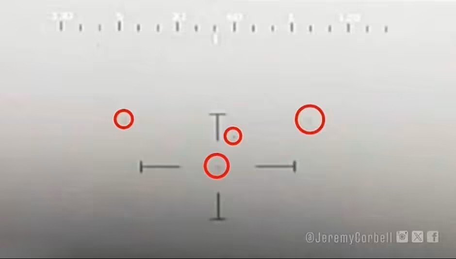 Quatro UFOs emergem do oceano diante da Marinha dos EUA — e desaparecem no céu! 4 455264