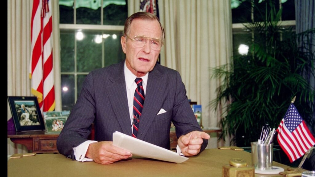 Você conhece o caso Holloman? O dia em que um UFO pousou em uma base militar 9 121102125309 42 george h w bush president