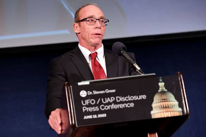 Steven Greer, ufólogo americano