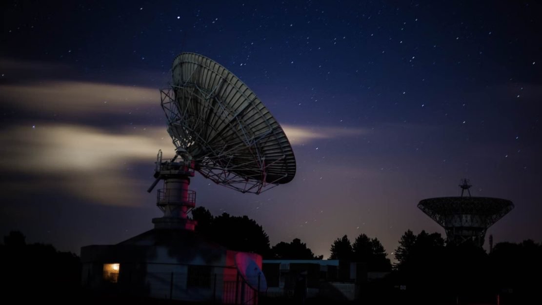 Para Avi Loeb, devemos, sim, continuar buscando vida lá fora. Fonte: SETI