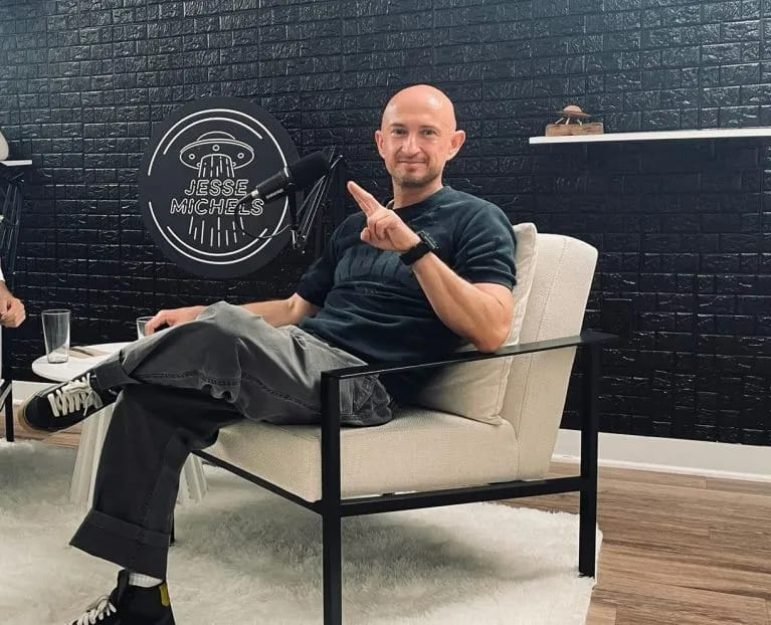 b23ad12d-aaea-4bb7-bfac-ea2f59fed472