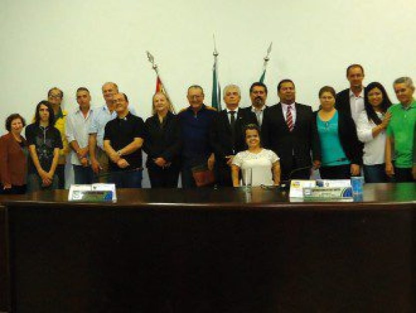 Cerim&ocirc;nia na C&acirc;mara dos Vereadores de Buritama que aprovou o Dia do Uf&oacute;logo