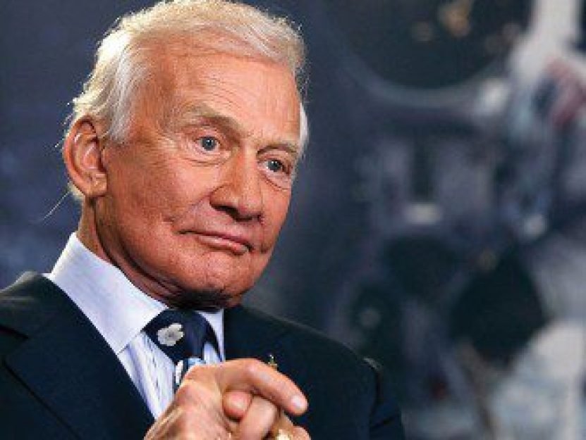 Edwin &ldquo;Buzz&rdquo; Aldrin faz declara&ccedil;&otilde;es que envolvem UFOs, mas evita se comprometer demais com o assunto