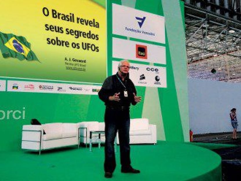 &ldquo;&Eacute; poss&iacute;vel que outros uf&oacute;logos tamb&eacute;m tenham sido e n&atilde;o saibam&rdquo;