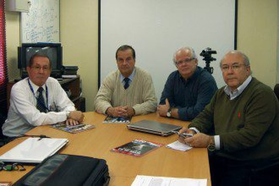 A partir da esquerda, Gustavo Rodriguez, general Berm&uacute;dez, Gevaerd e Campos