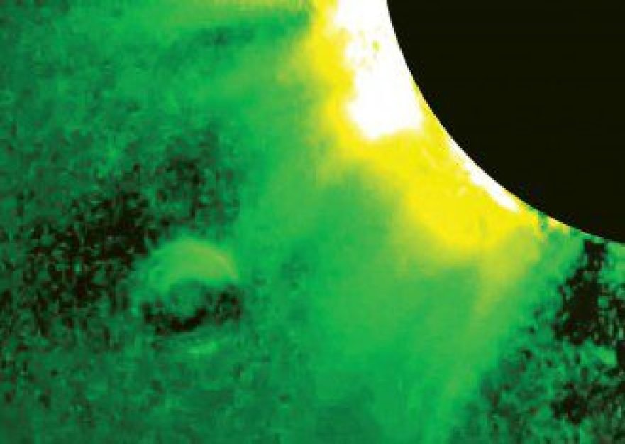 A imagem do Sol com filtros de calor mostra o estranho disco