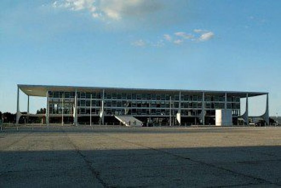 O Pal&aacute;cio do Planalto, em Bras&iacute;lia, onde funciona a CAAIS, comiss&atilde;o encarregada de julgar o Dossi&ecirc; UFO Brasil, da CBU